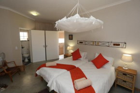  Orange House Self Catering  Аус